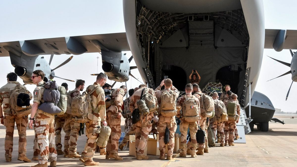 Francouzské jednotky definitivně opustily Niger
